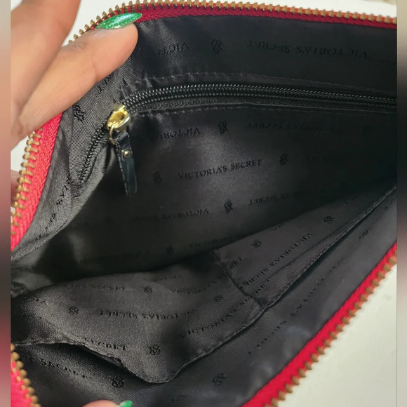 Victoria Secret Black High Glossy Patent Leather Make Up Bag Travel Purse Clutch - Picture 7 of 14